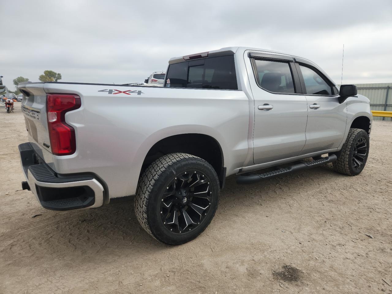 2020 Chevrolet Silverado K1500 Rst - Фото 3