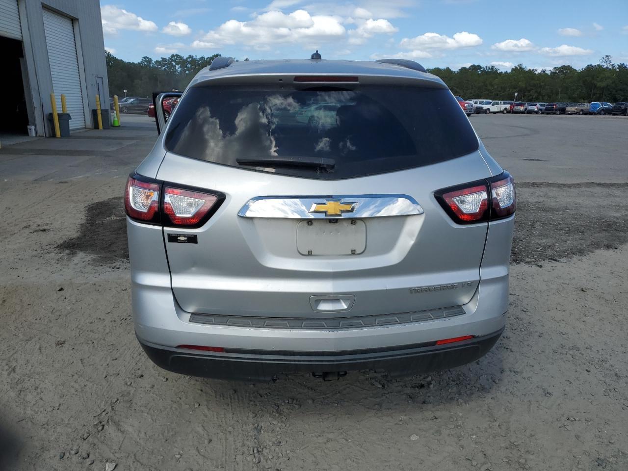 2015 Chevrolet Traverse Ls - Image 6