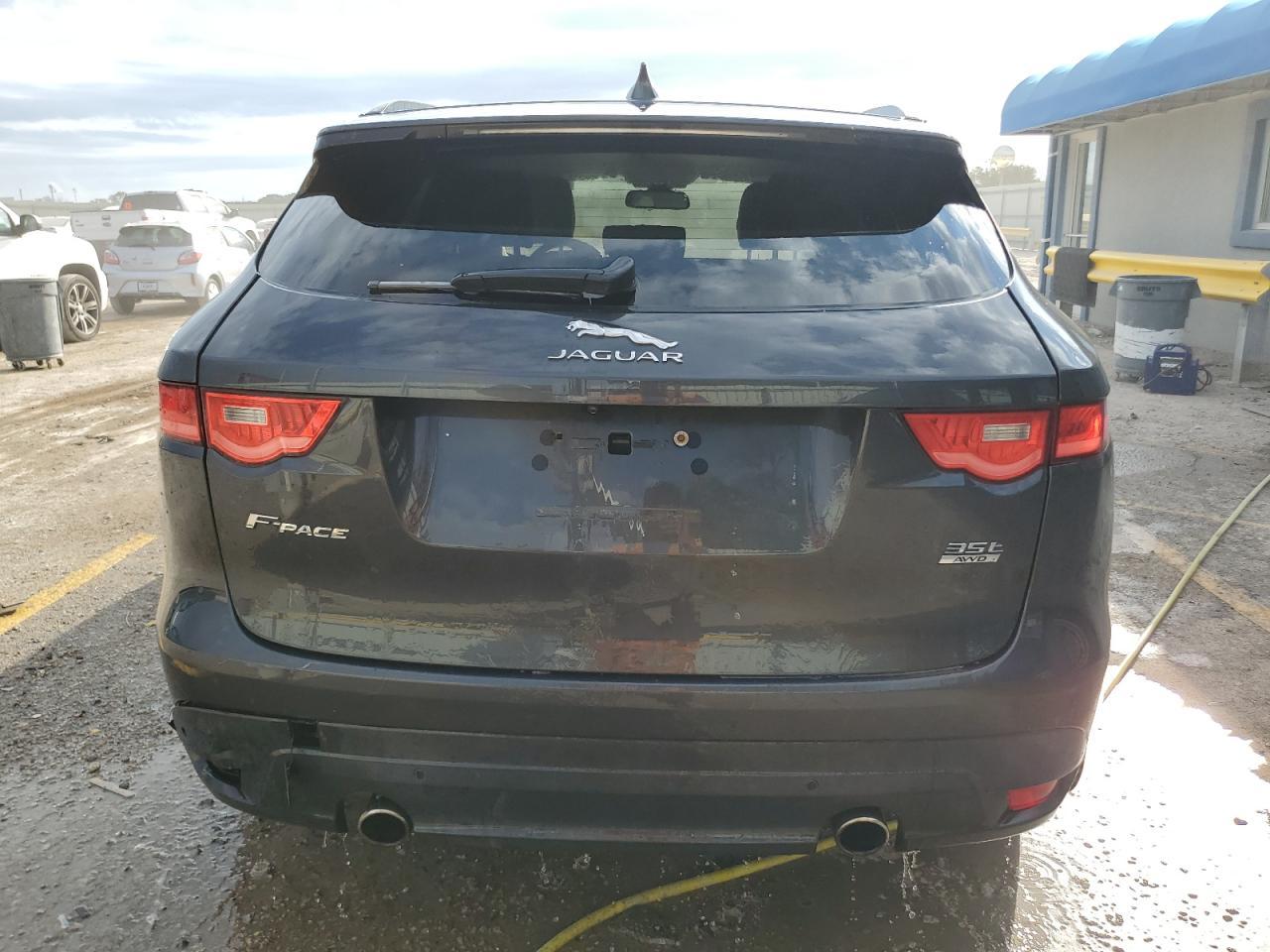 2017 Jaguar F-Pace Prestige - Image 6