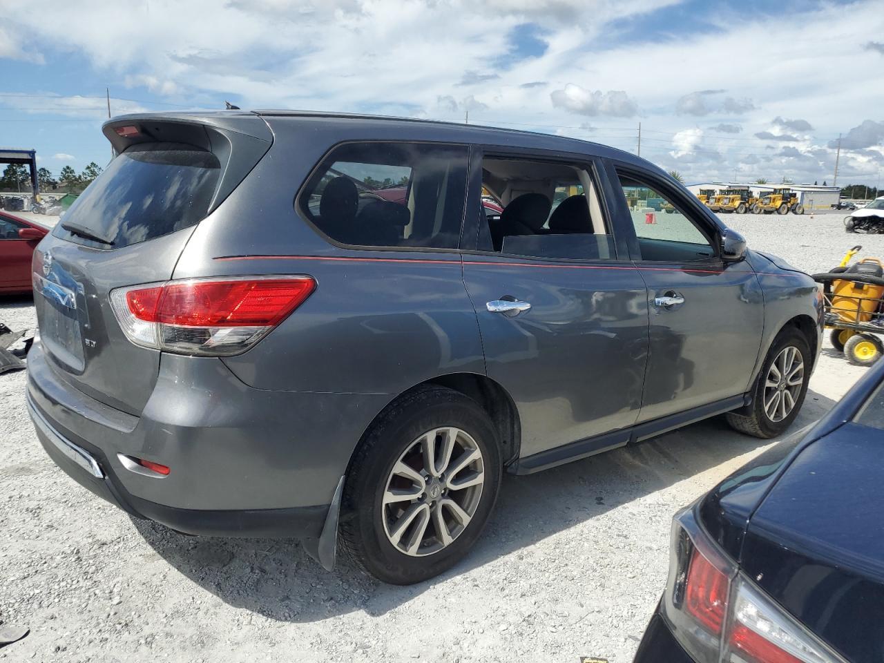 2015 Nissan Pathfinder S - Фото 3