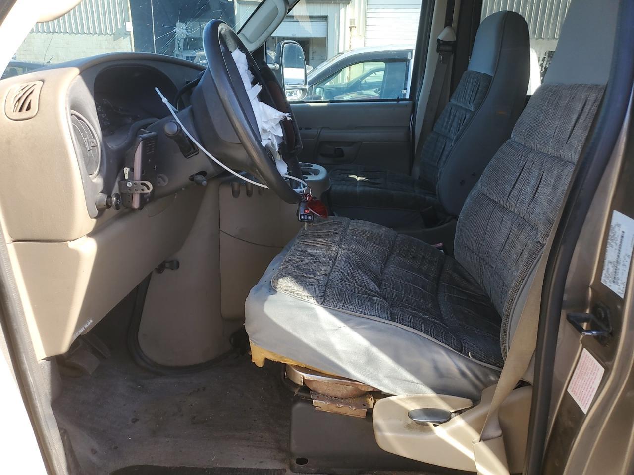 2003 Ford Econoline E350 Super Duty Van - Фото 7