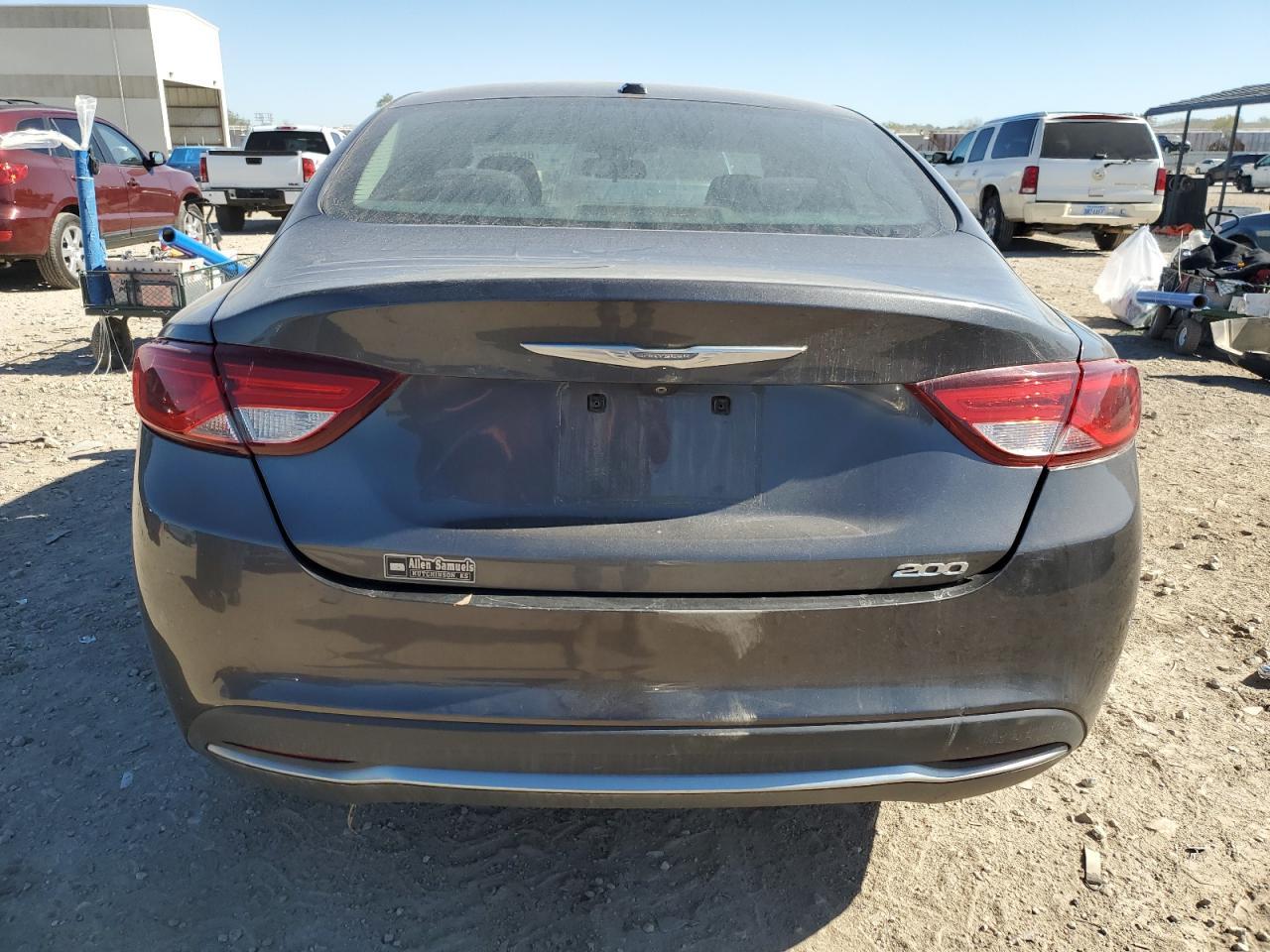 2015 Chrysler 200 Limited - Фото 6