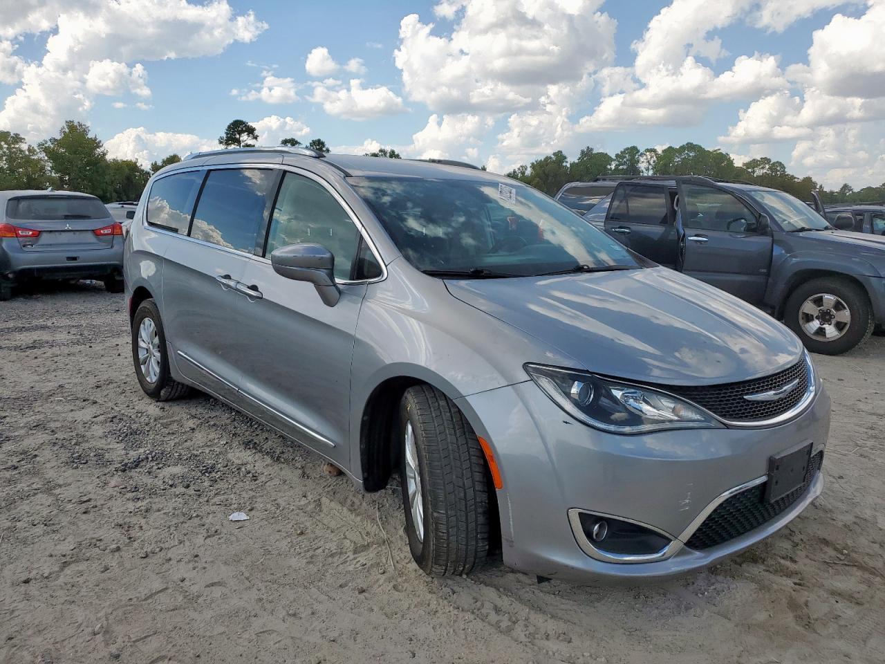 2019 Chrysler Pacifica Touring L - Фото 4