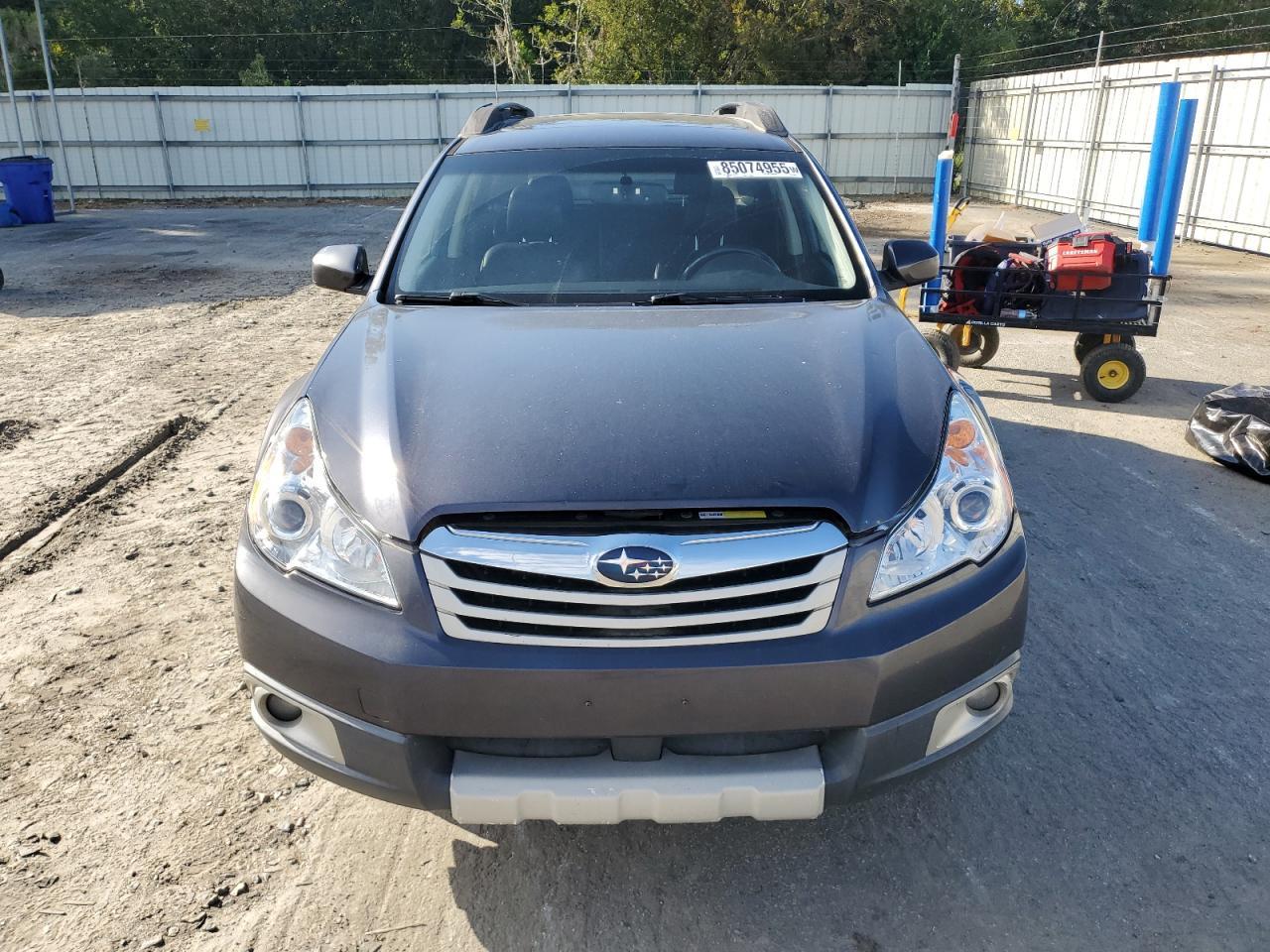 2011 Subaru Outback 2.5I Limited - Image 5