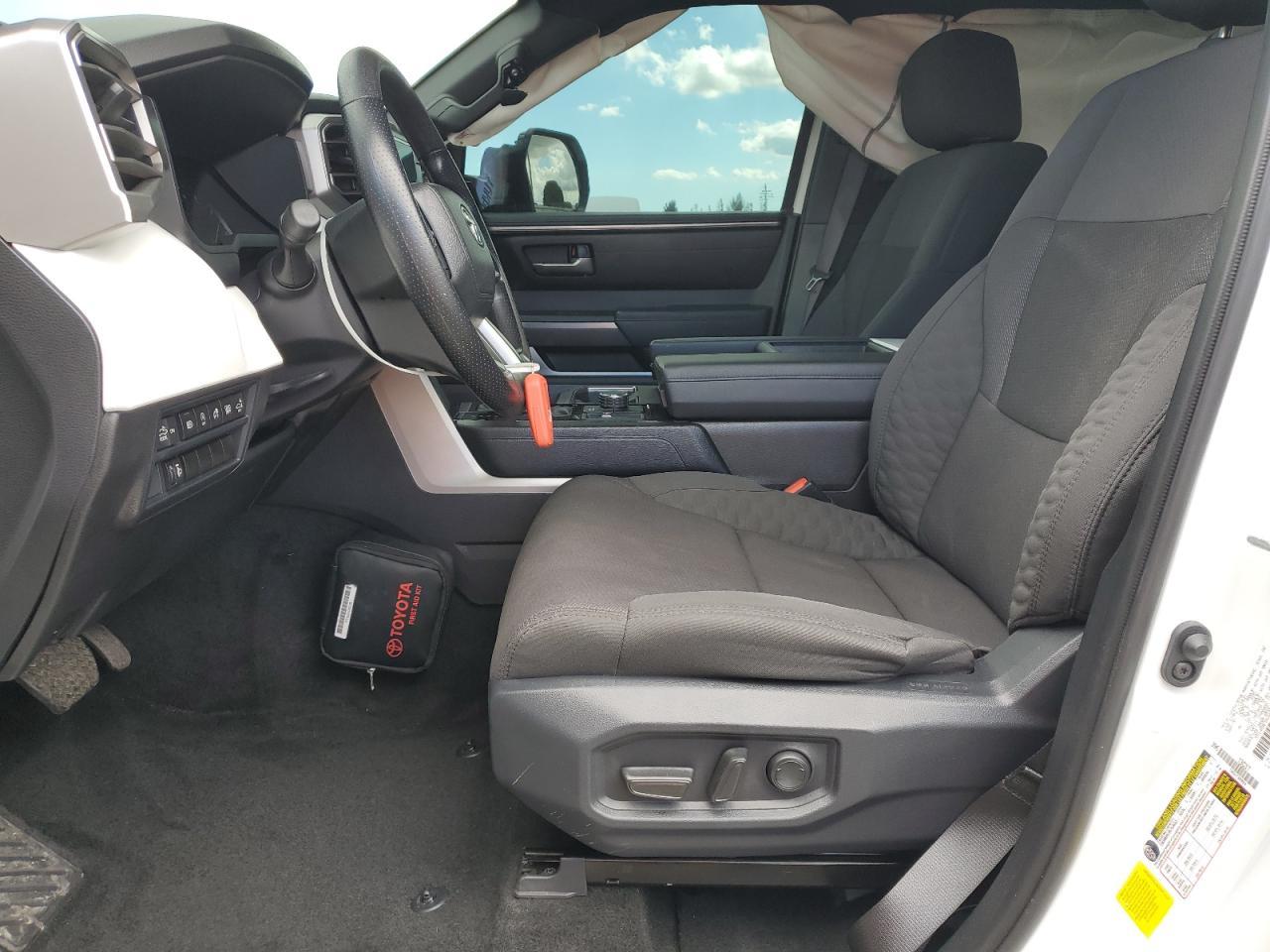 2025 Toyota Tundra Crewmax Sr - Image 7