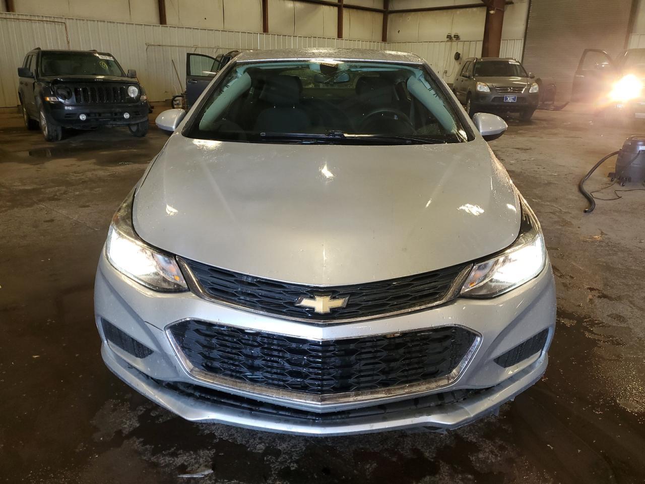 2017 Chevrolet Cruze Lt - Image 5