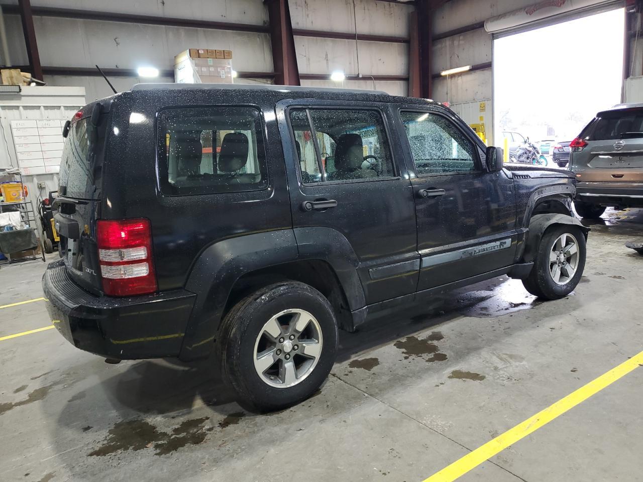 2008 Jeep Liberty Sport - Фото 3