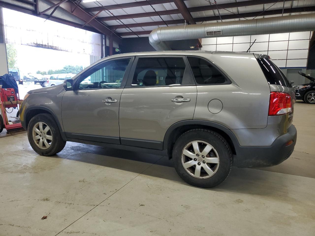 2011 Kia Sorento Base - Фото 2