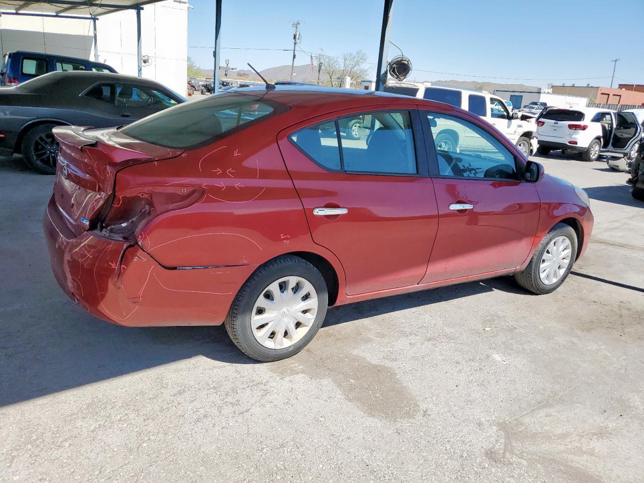 2013 Nissan Versa S - Фото 3