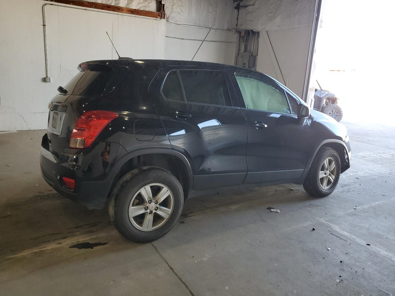 2020 Chevrolet Trax Ls - Image 3