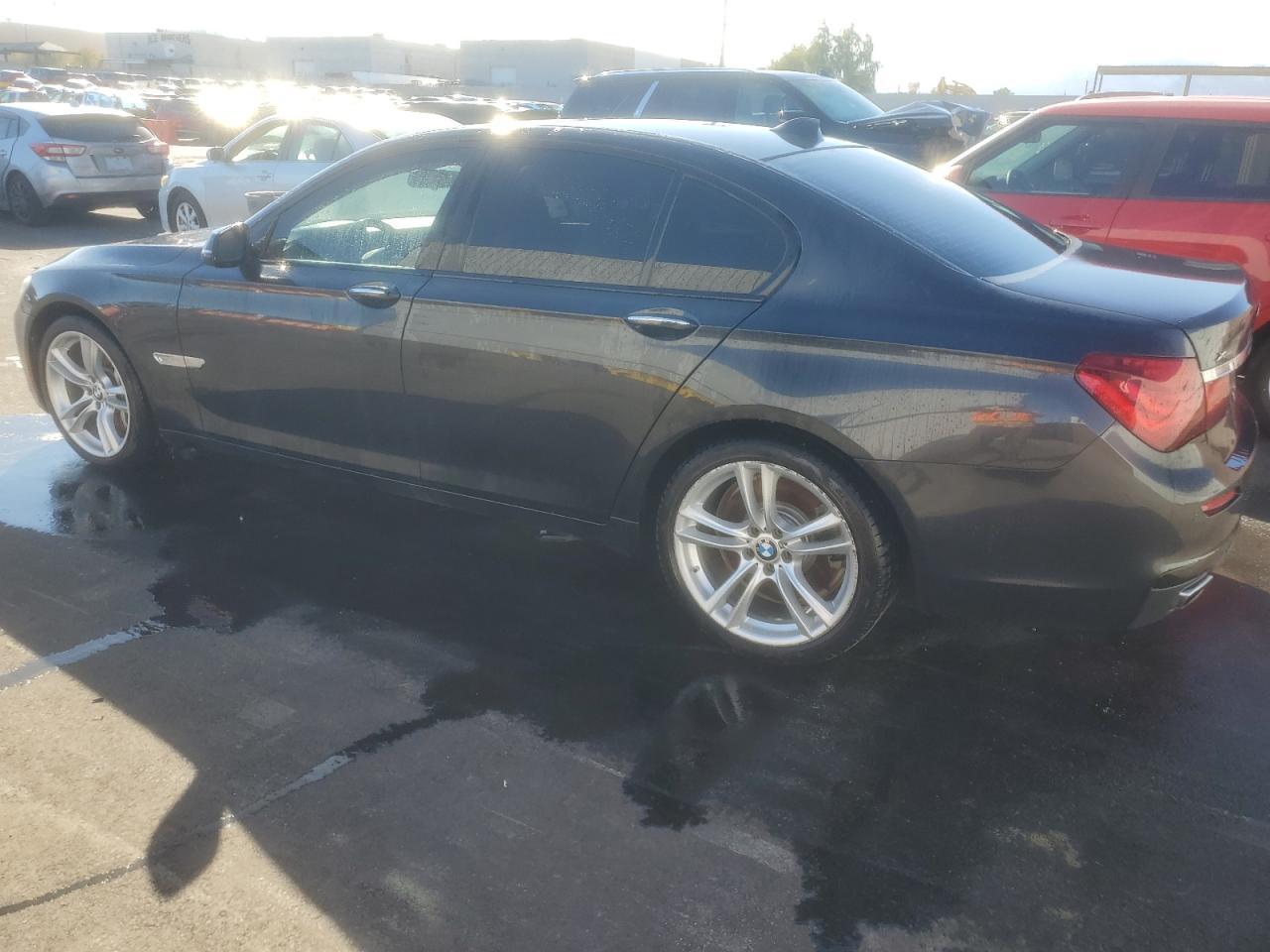 2014 BMW 750 Xi - Image 2