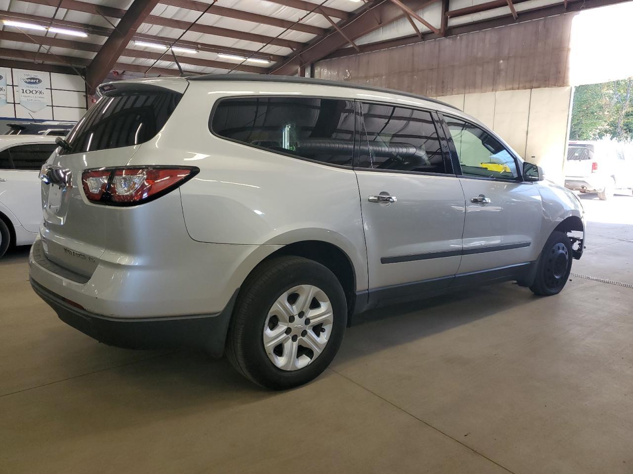 2016 Chevrolet Traverse Ls - Фото 3