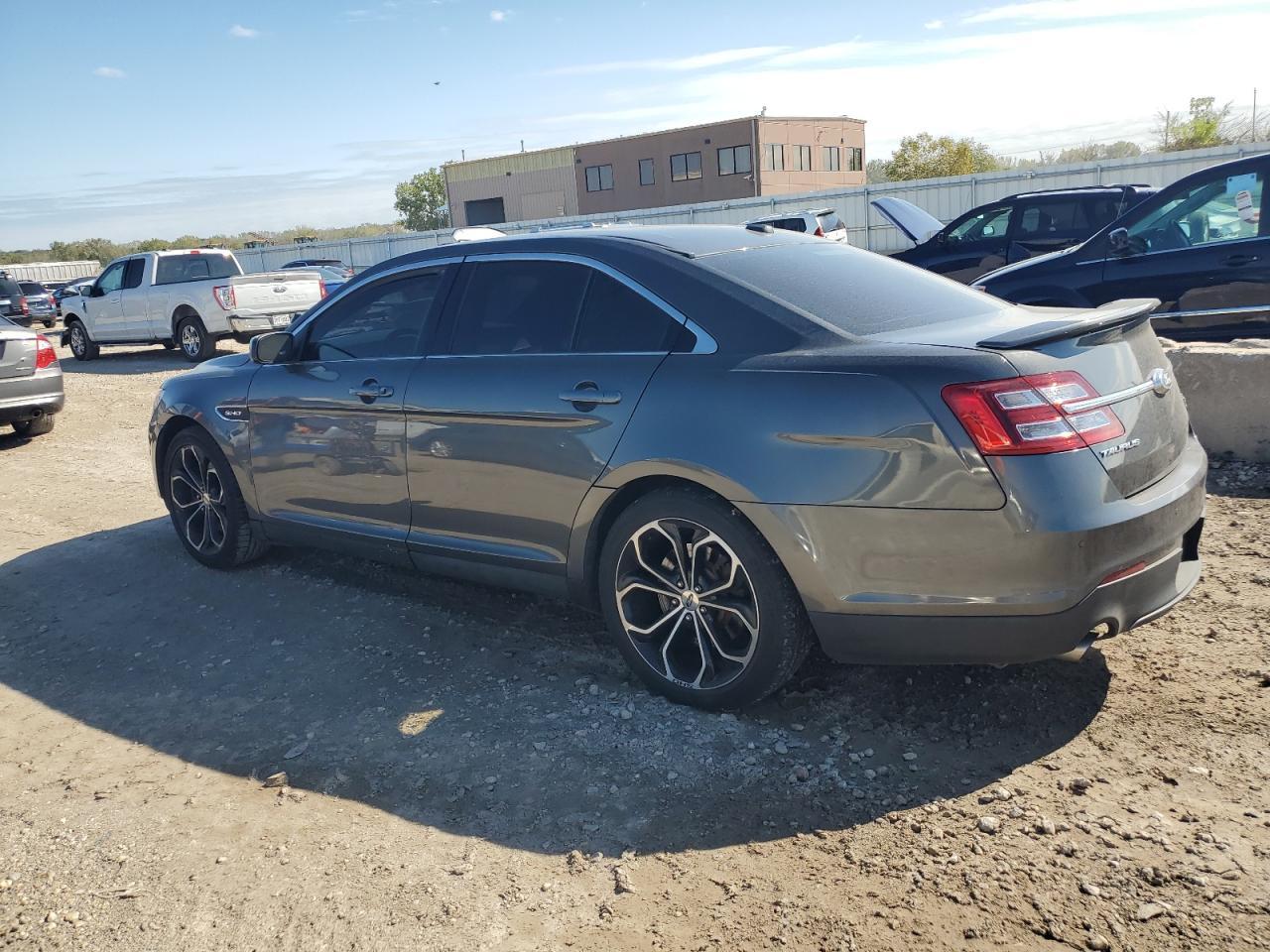 2016 Ford Taurus Sho - Фото 2