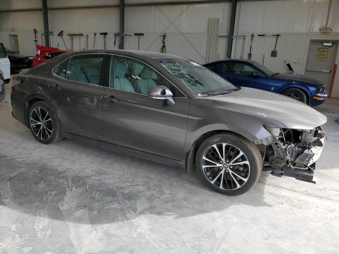 2018 Toyota Camry L - Фото 4