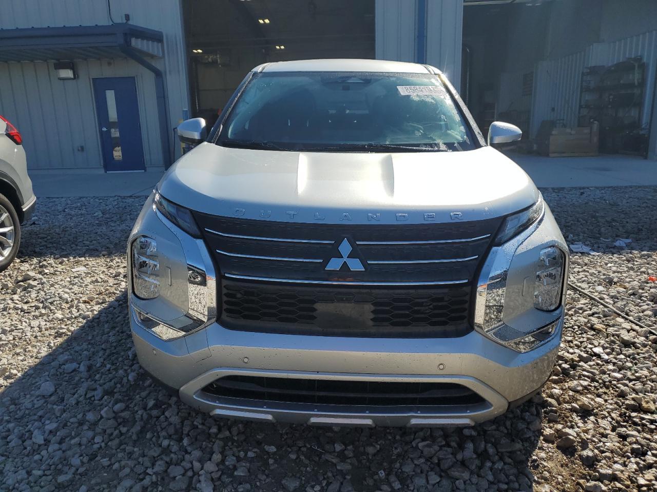 2023 Mitsubishi Outlander Se - Фото 5