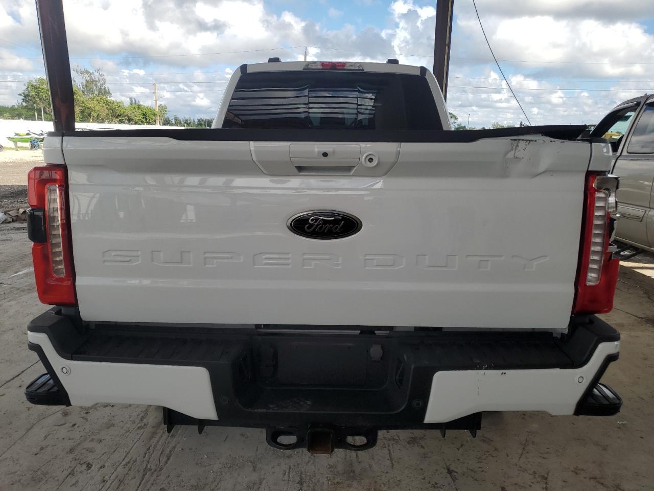 2023 Ford F250 Super Duty - Фото 6