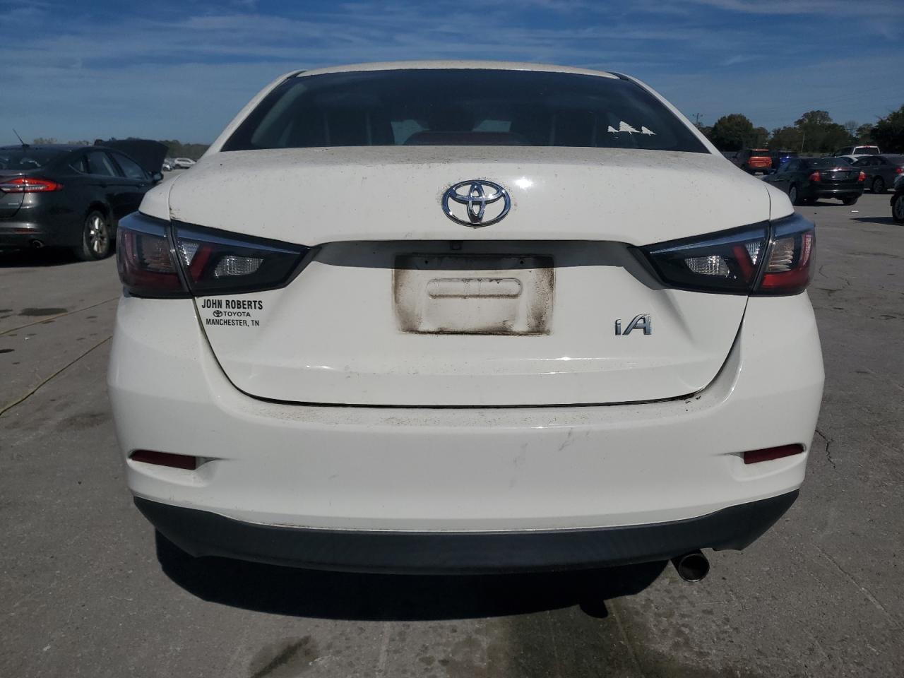 2017 Toyota Yaris Ia - Фото 6