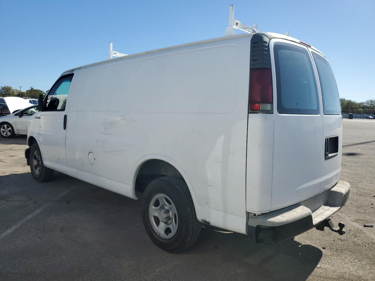 2002 Chevrolet Express G2500 - Image 2