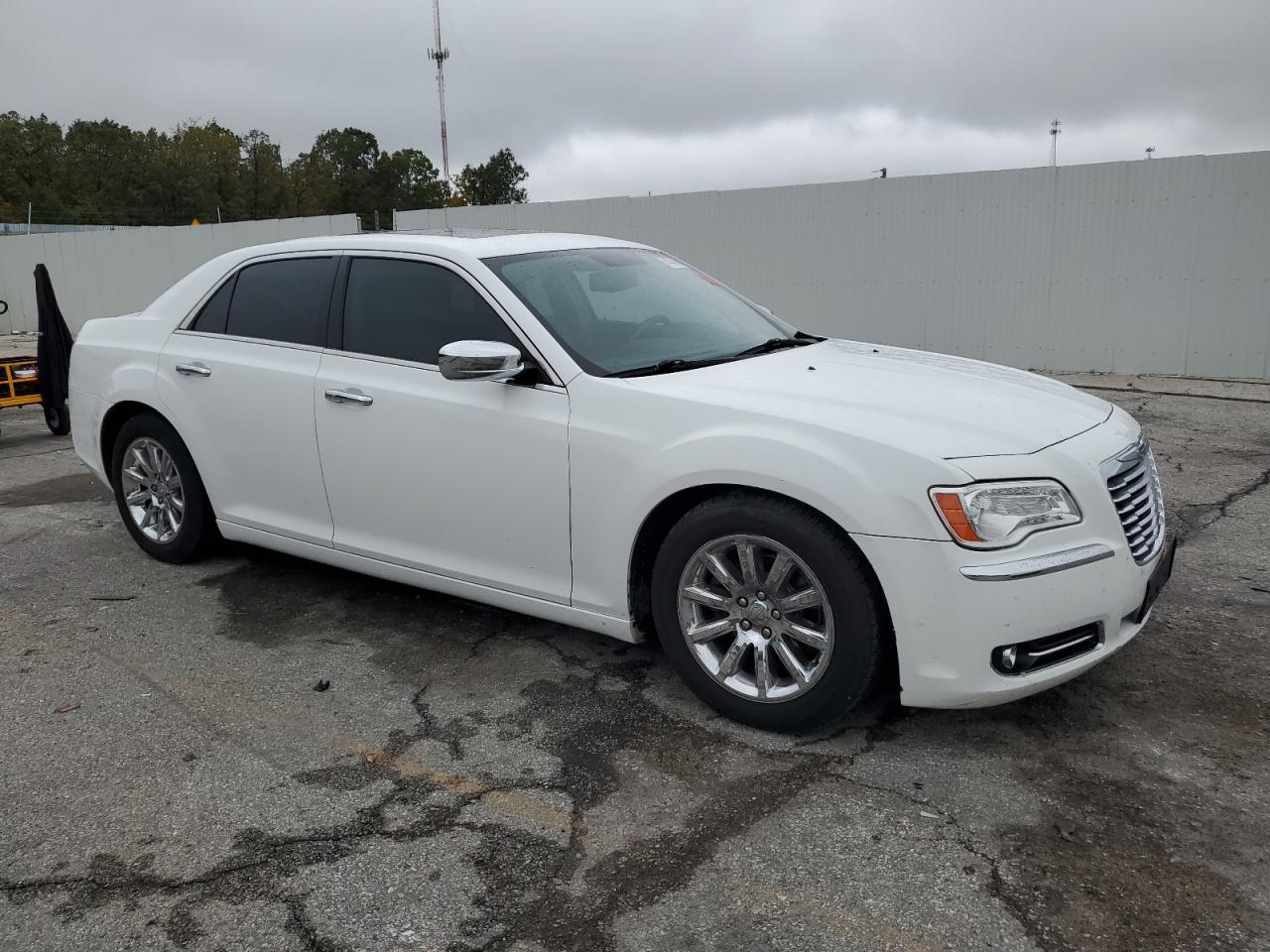 2012 Chrysler 300 Limited - Image 4
