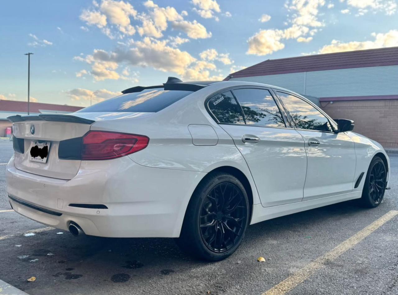 2017 BMW 530 Xi - Image 3