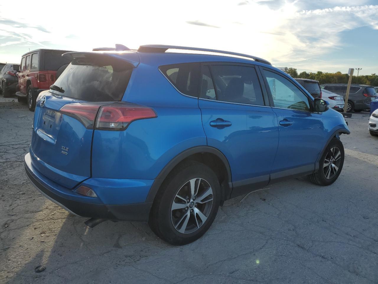 2018 Toyota Rav4 Adventure - Фото 3