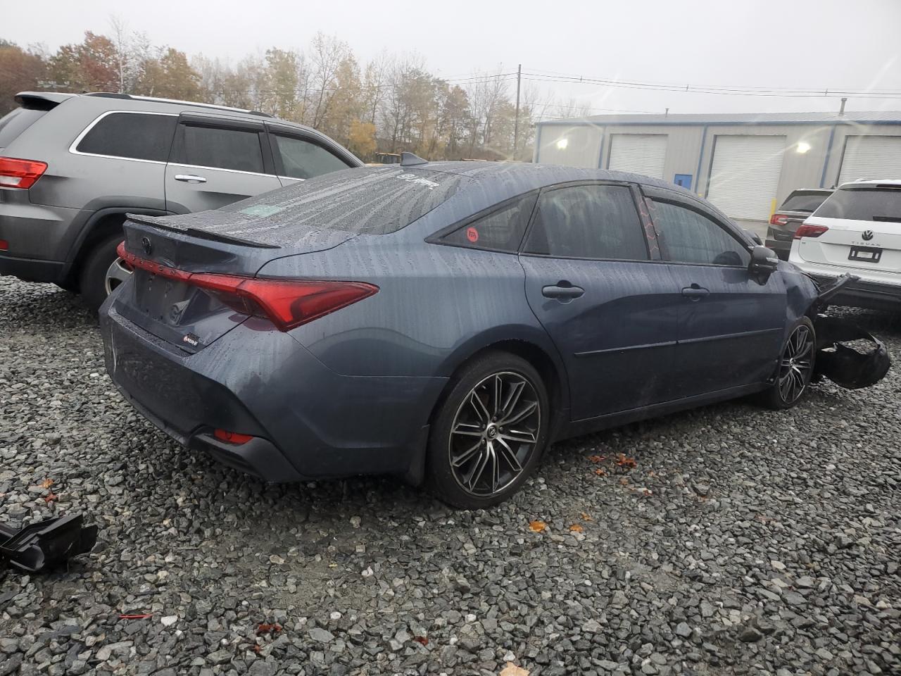 2019 Toyota Avalon Xle - Image 3