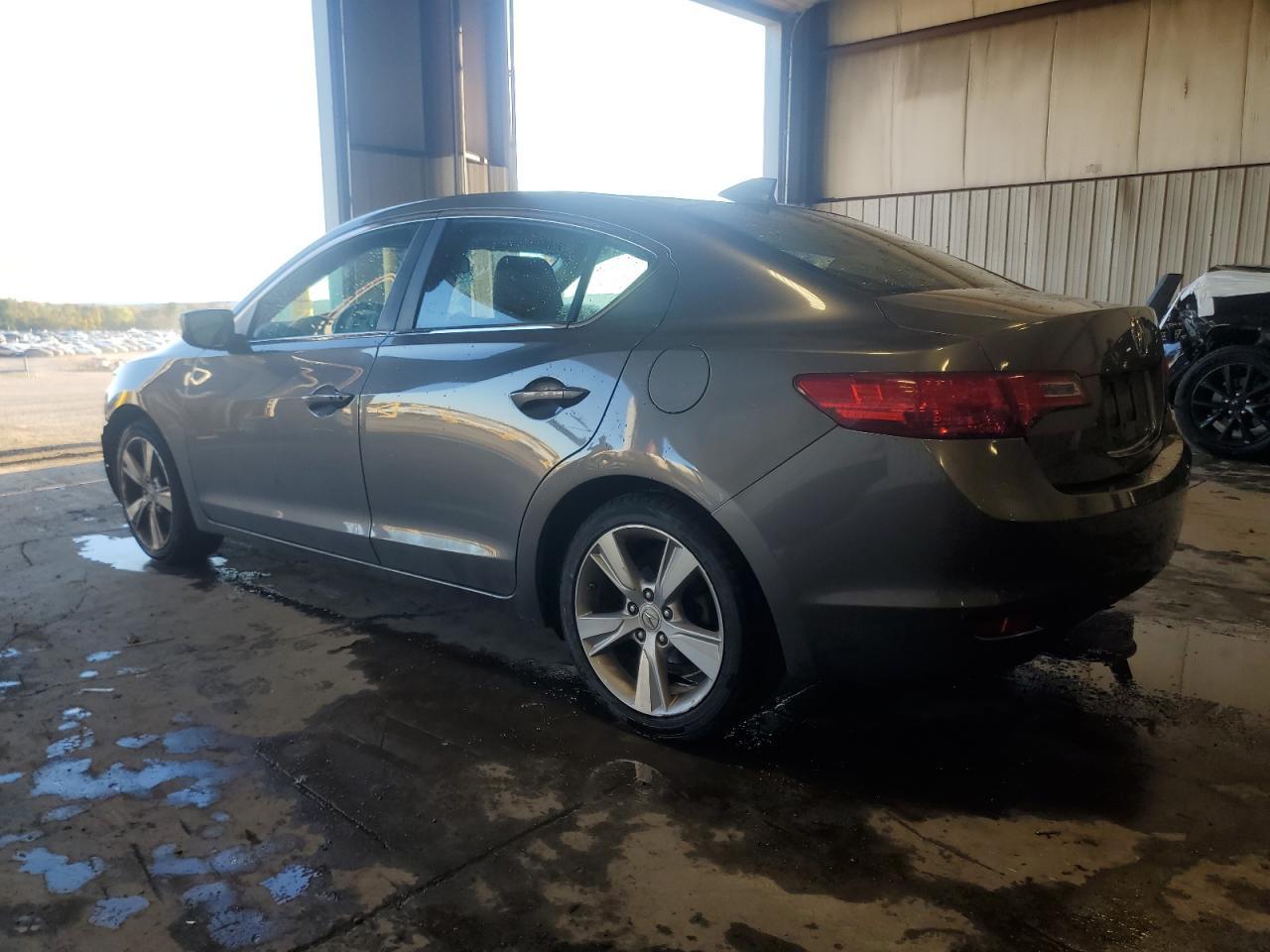 2013 Acura Ilx 20 Premium - Image 2
