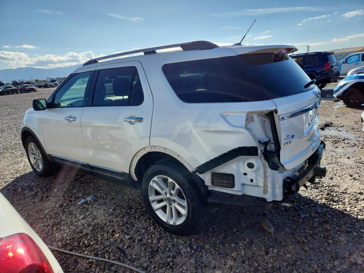 2011 Ford Explorer Xlt - Фото 2