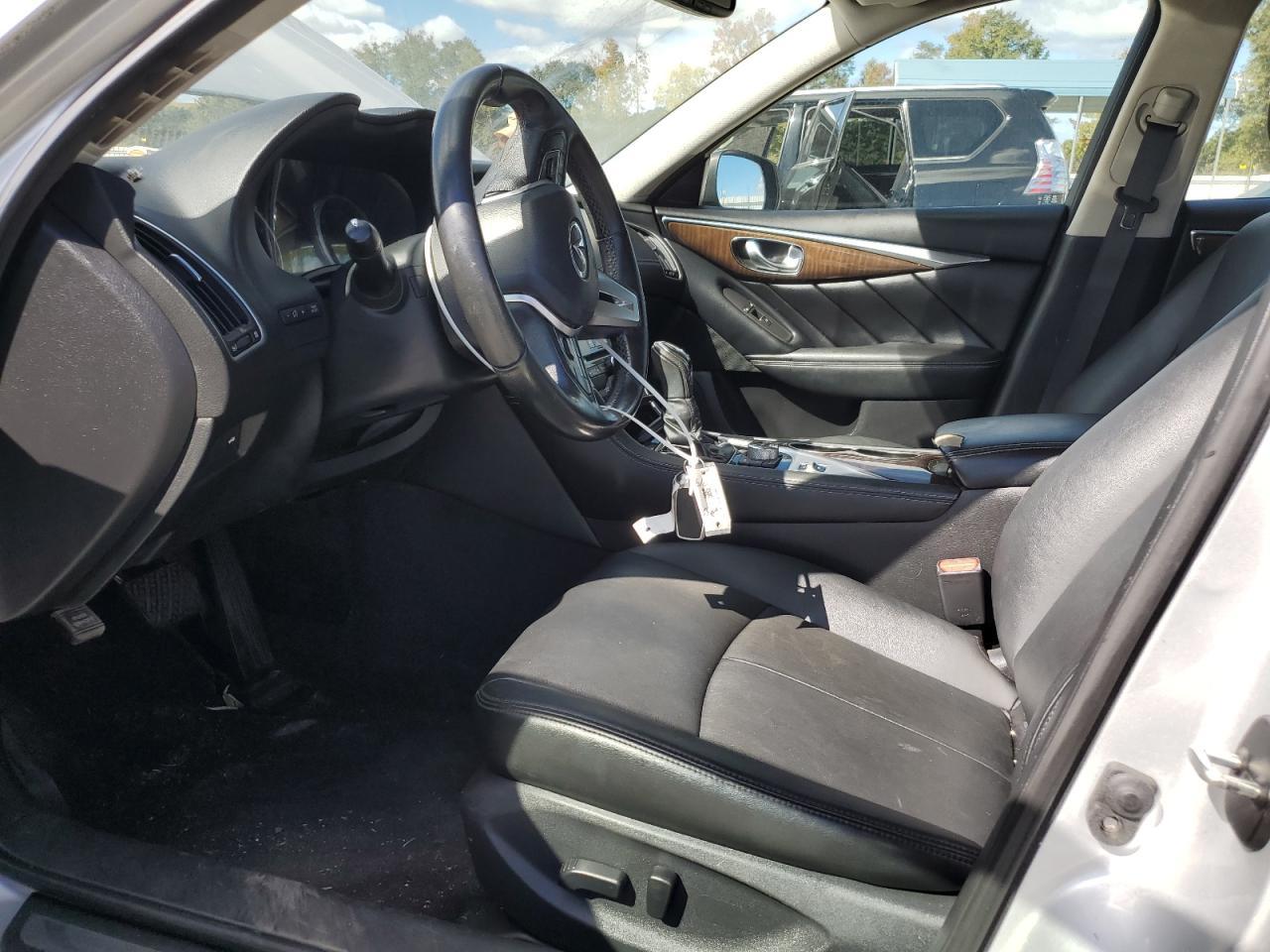 2018 Infiniti Q50 Luxe - Image 7