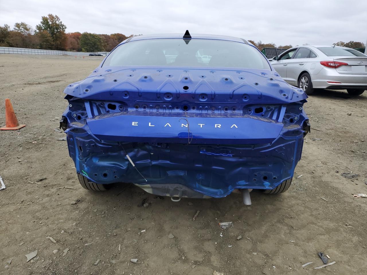2025 Hyundai Elantra Sel - Image 6