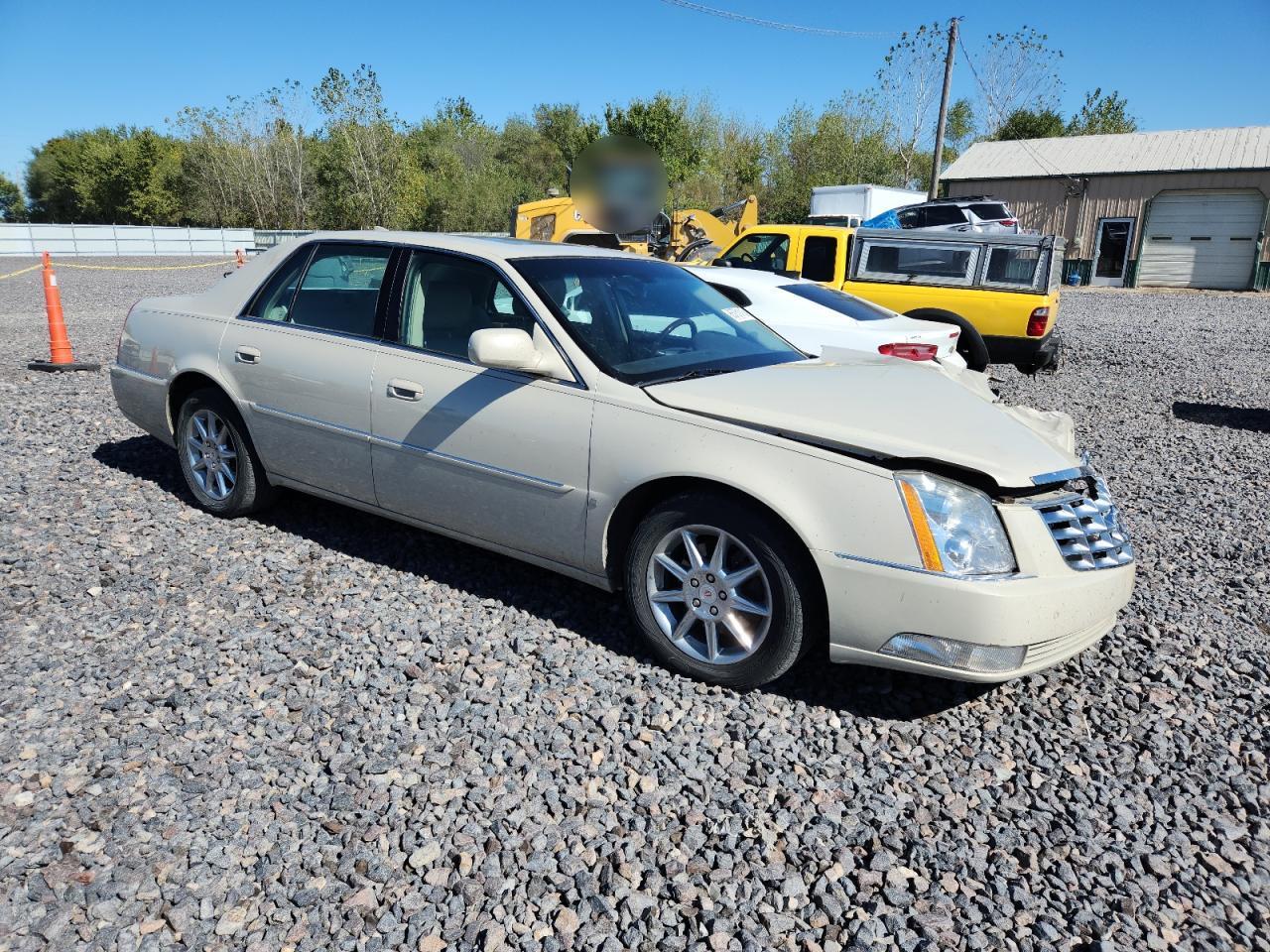 2010 Cadillac Dts Luxury Collection - Image 4