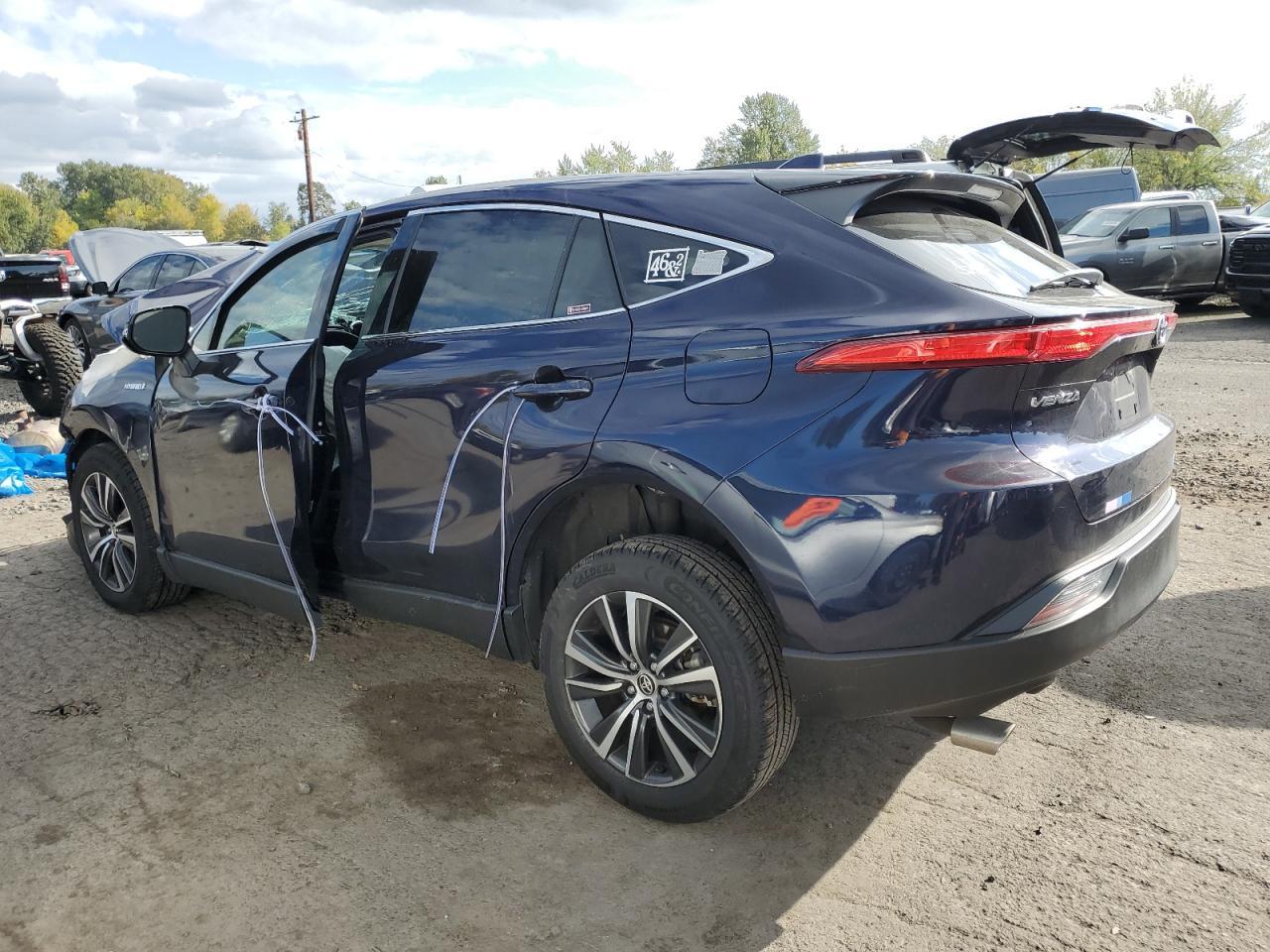 2021 Toyota Venza Le - Image 2