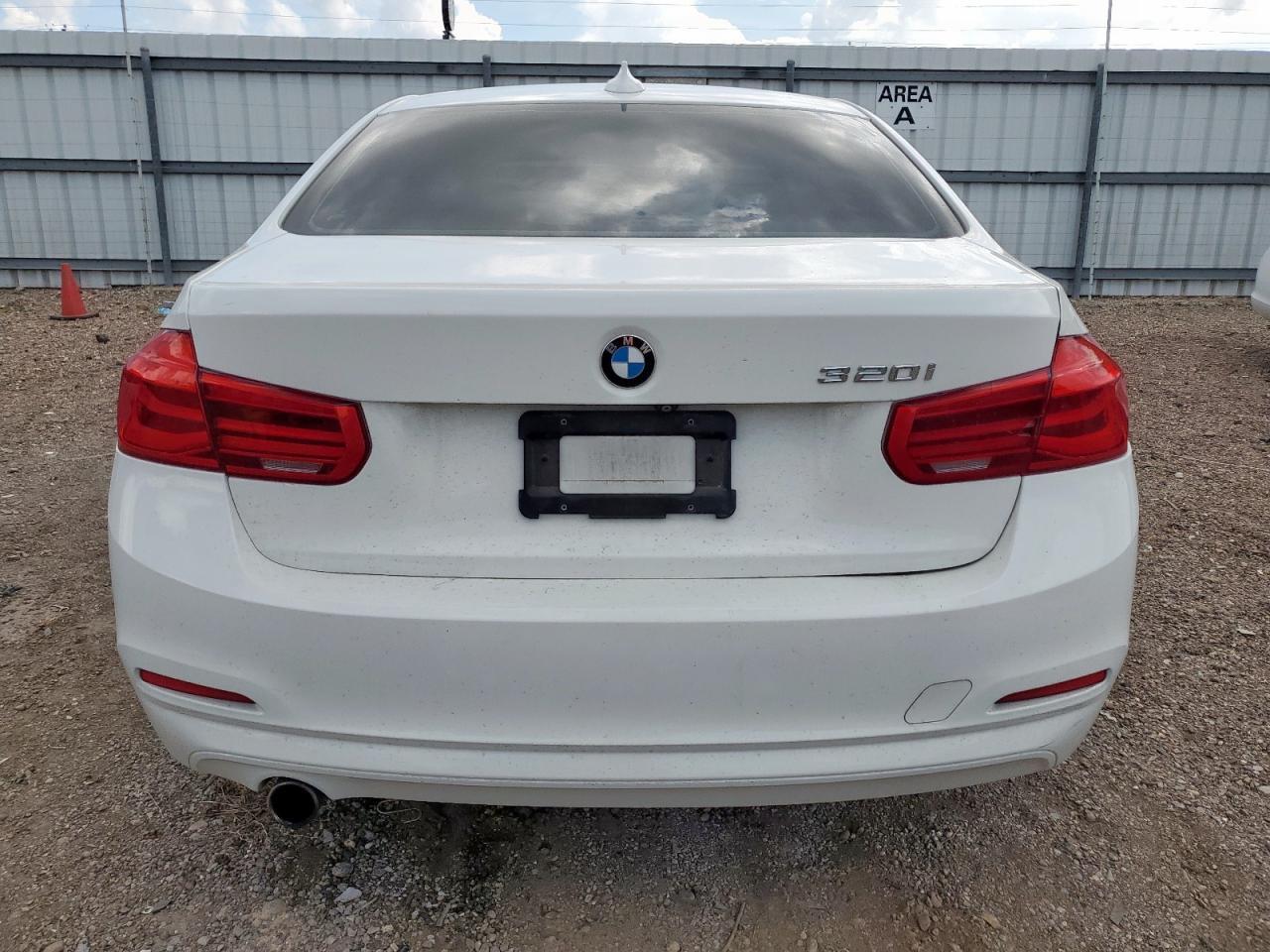 2018 BMW 320 I - Image 6
