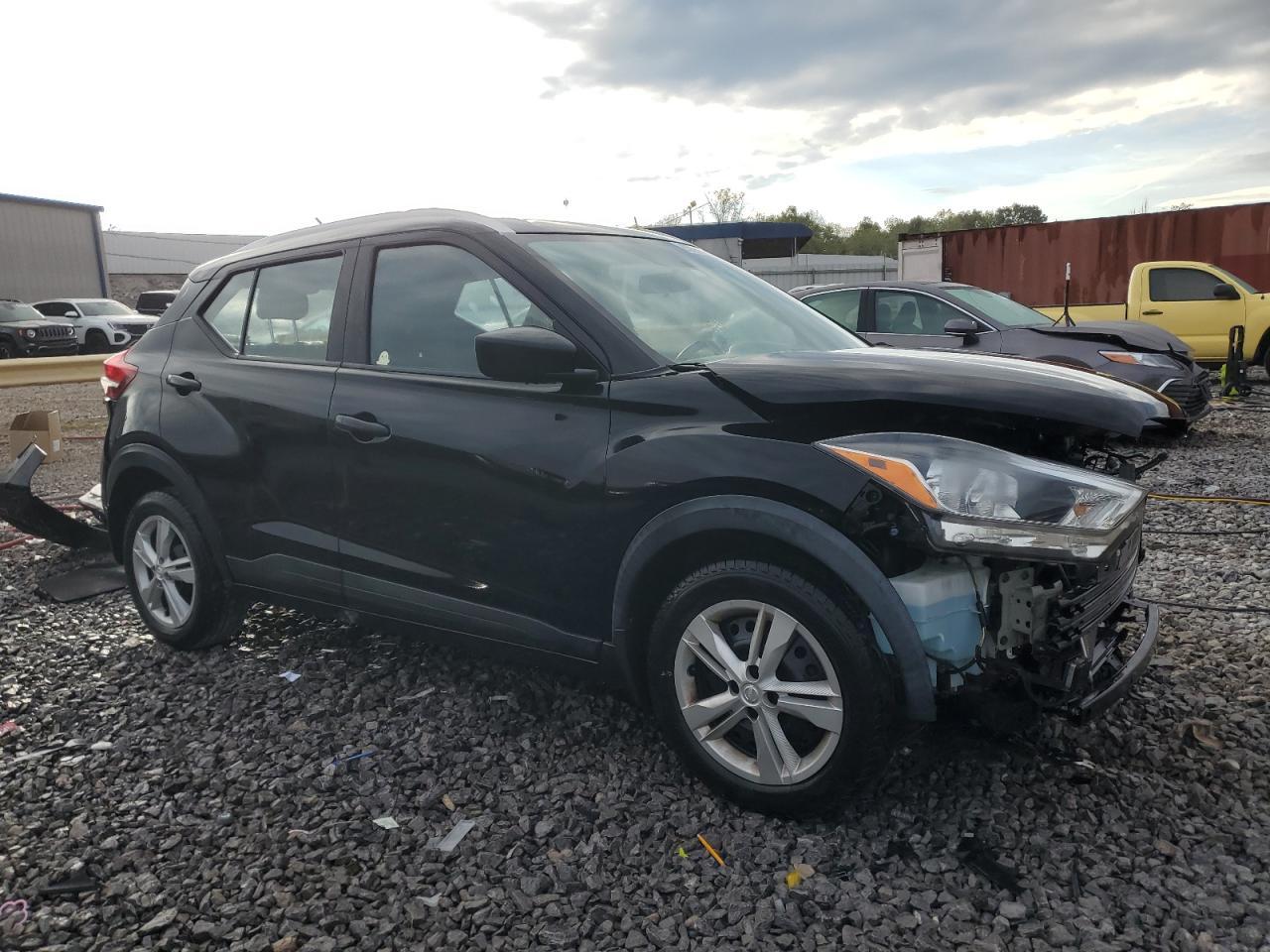 2018 Nissan Kicks S - Image 4