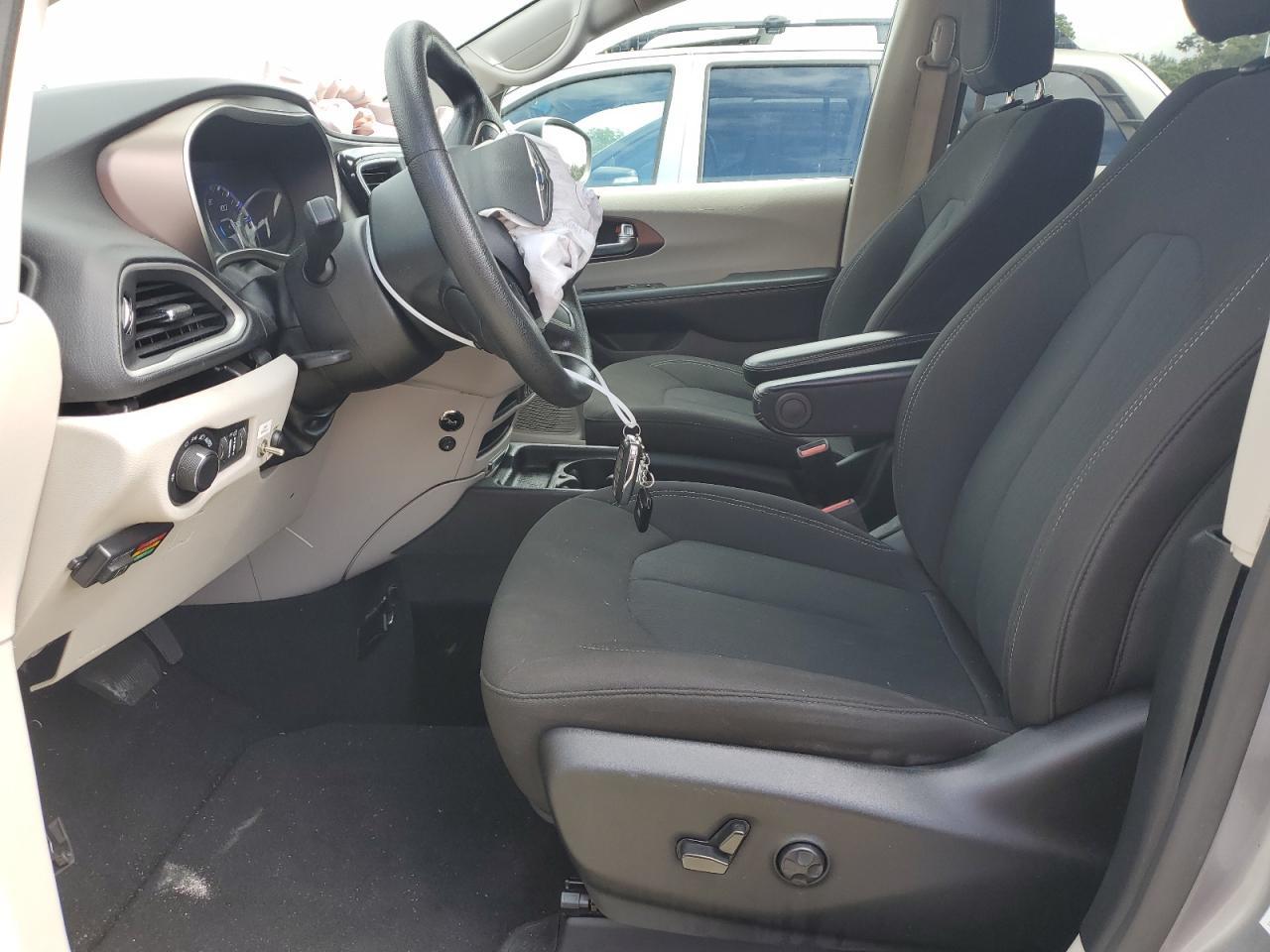 2021 Chrysler Voyager Lx - Image 7