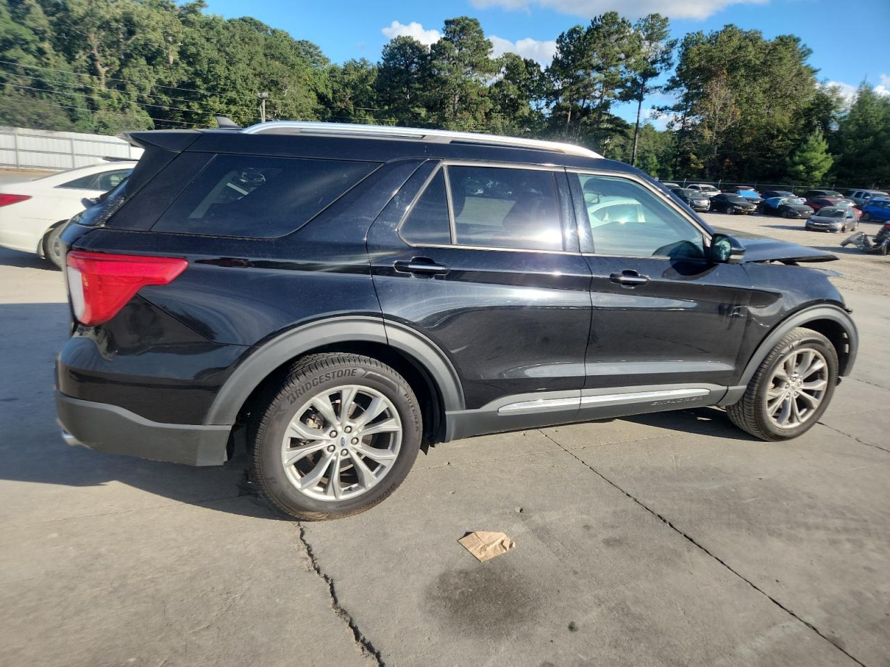 2022 Ford Explorer Limited - Image 3