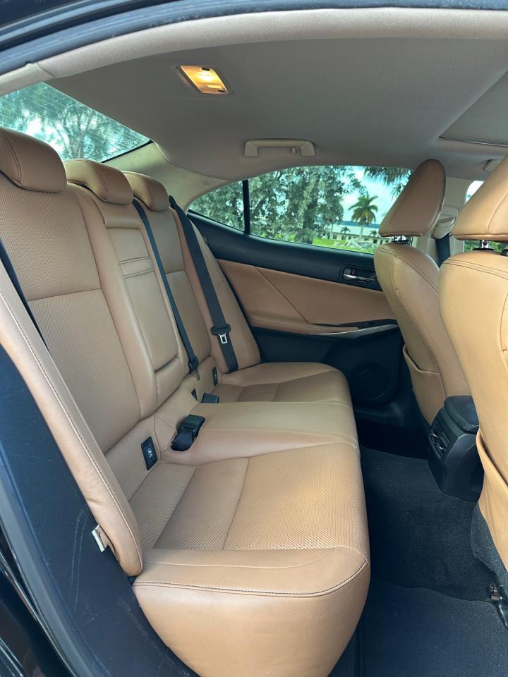 2016 Lexus Is 200T - Фото 6