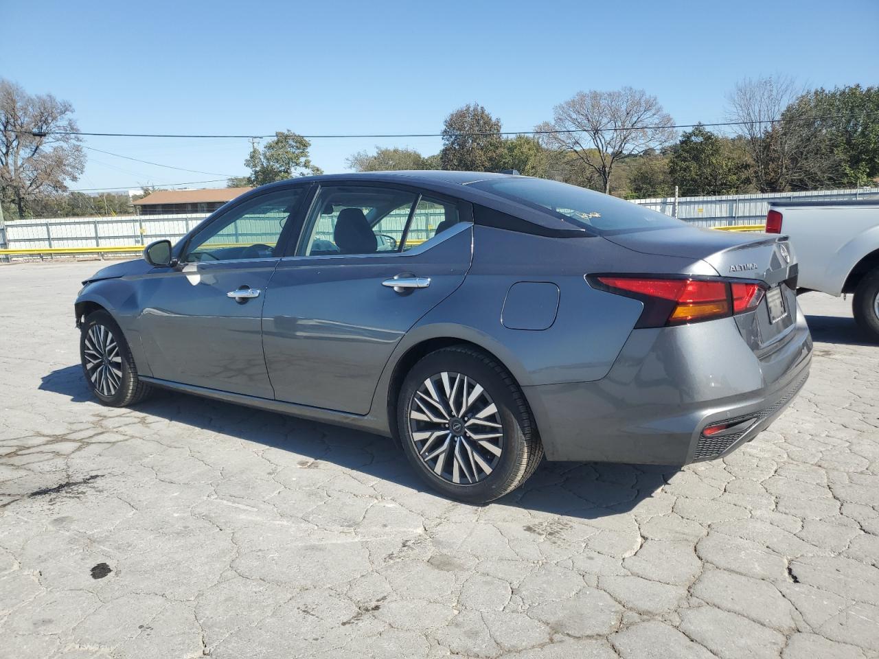 2023 Nissan Altima Sv - Image 2