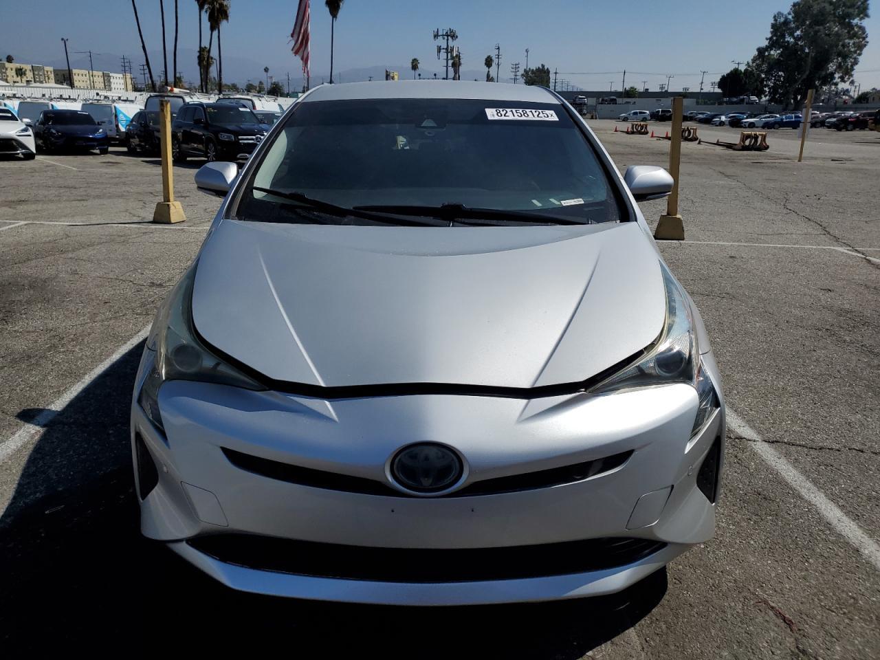 2017 Toyota Prius - Image 5