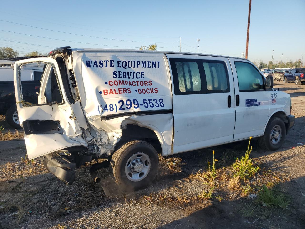 2020 Chevrolet Express G2500 - Фото 3