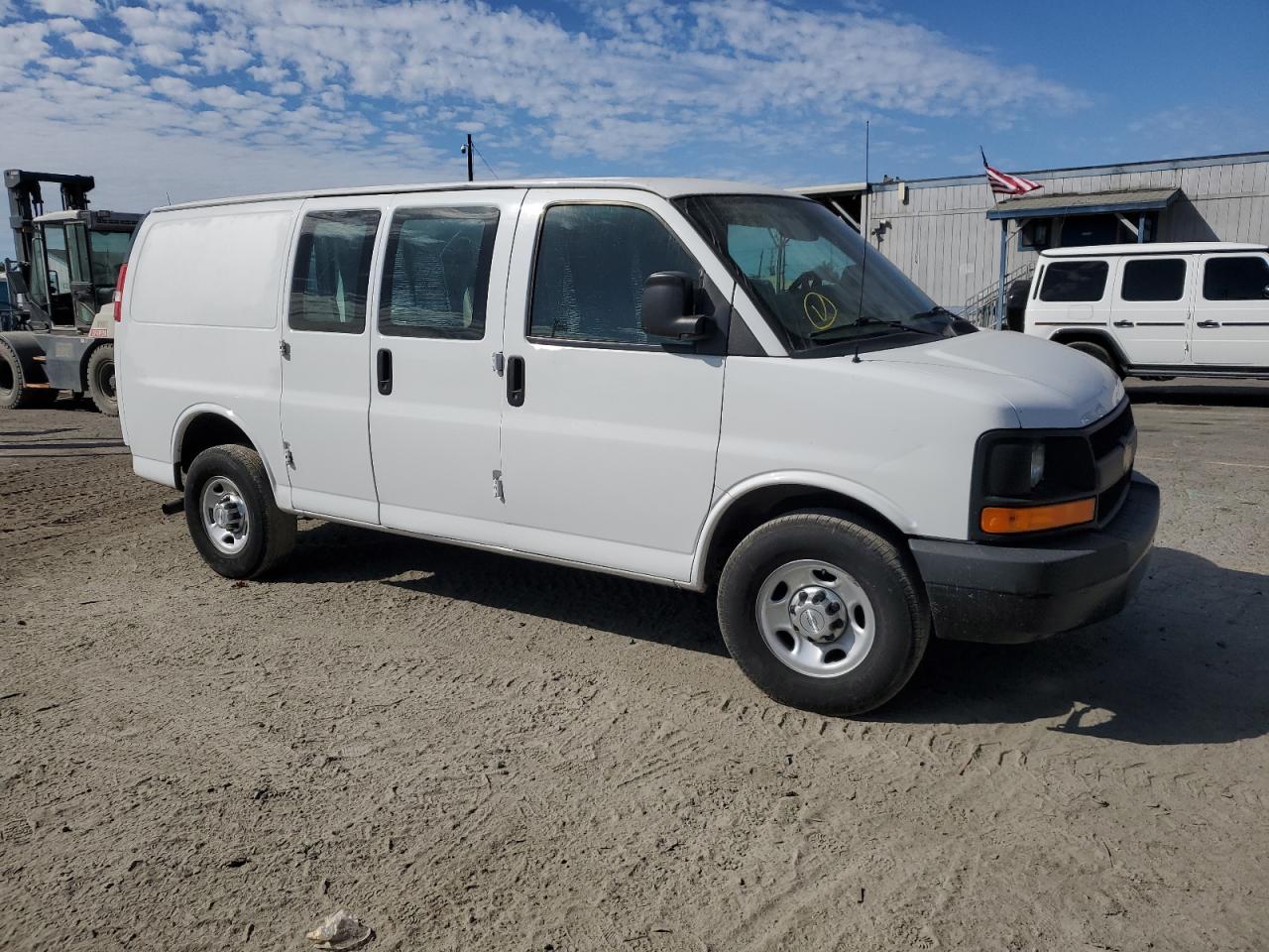 2015 Chevrolet Express G2500 - Image 4