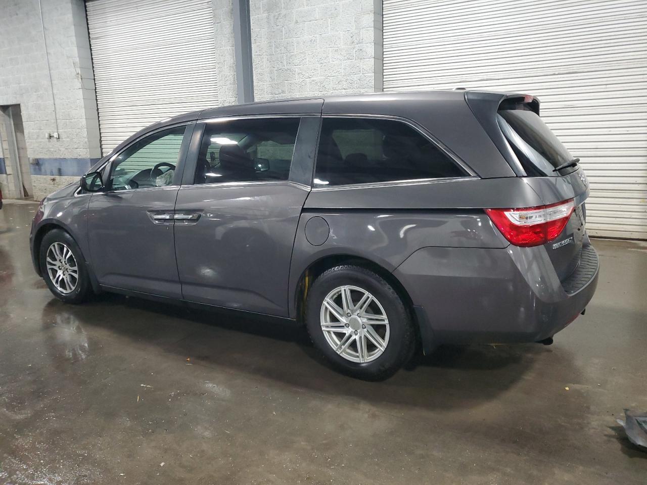 2013 Honda Odyssey Exl - Image 2
