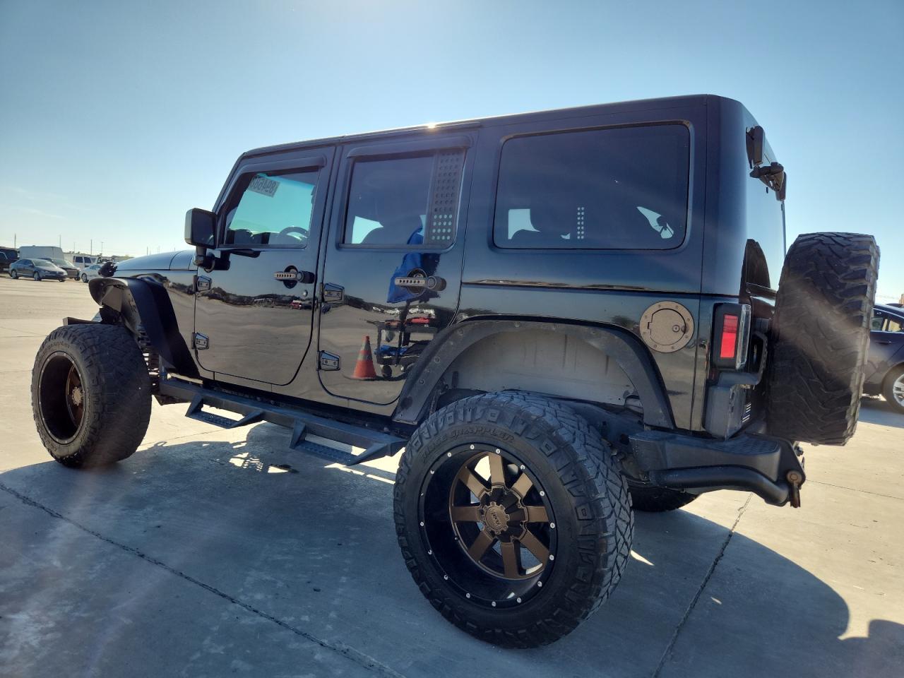 2017 Jeep Wrangler Unlimited Sahara - Image 2