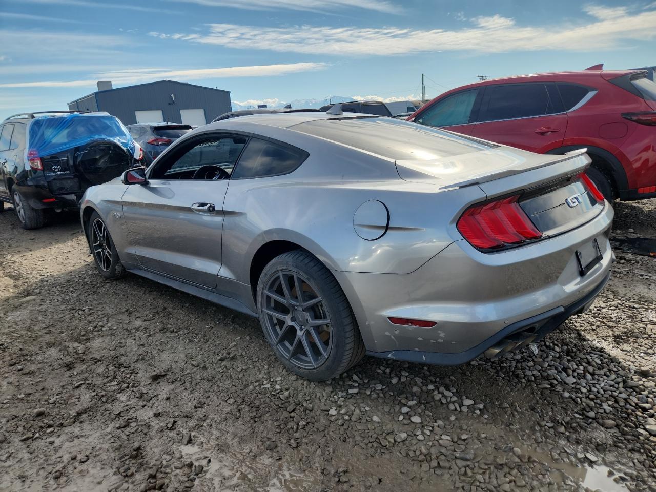 2021 Ford Mustang Gt - Фото 2