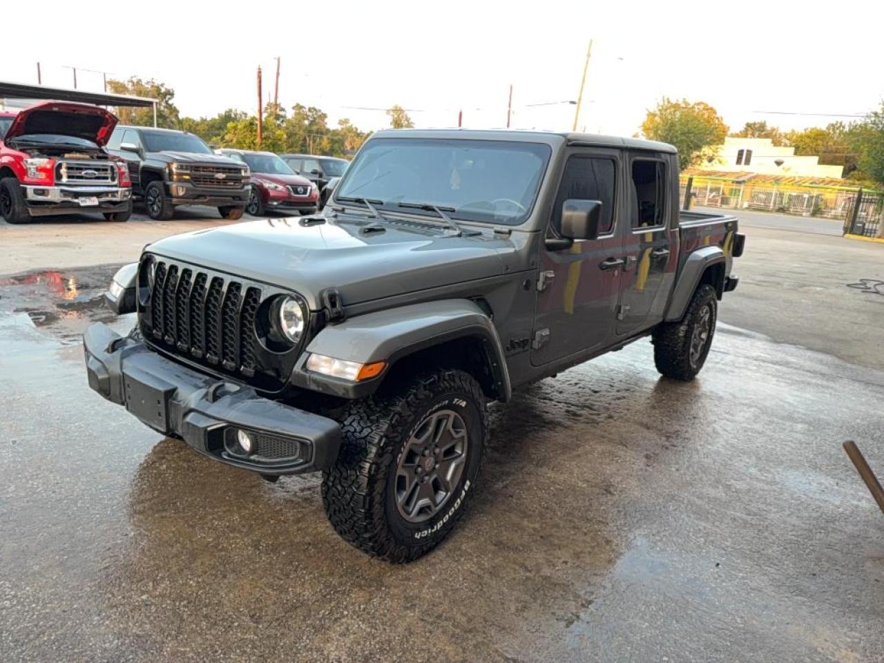 2022 Jeep Gladiator Sport - Image 2