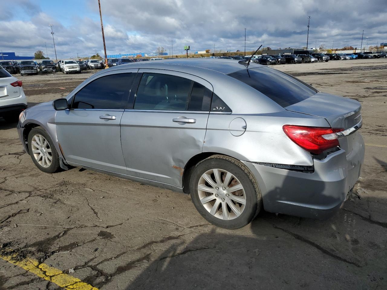 2014 Chrysler 200 Lx - Фото 2