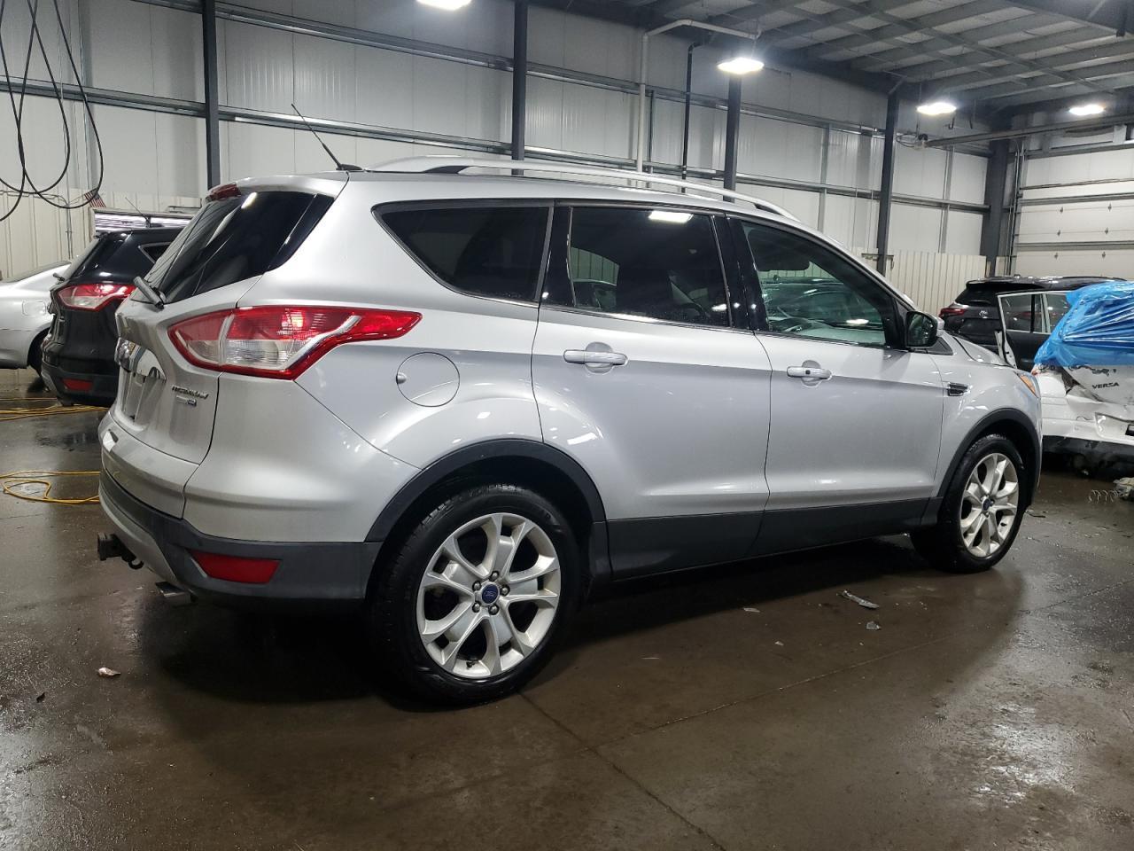 2016 Ford Escape Titanium - Фото 3