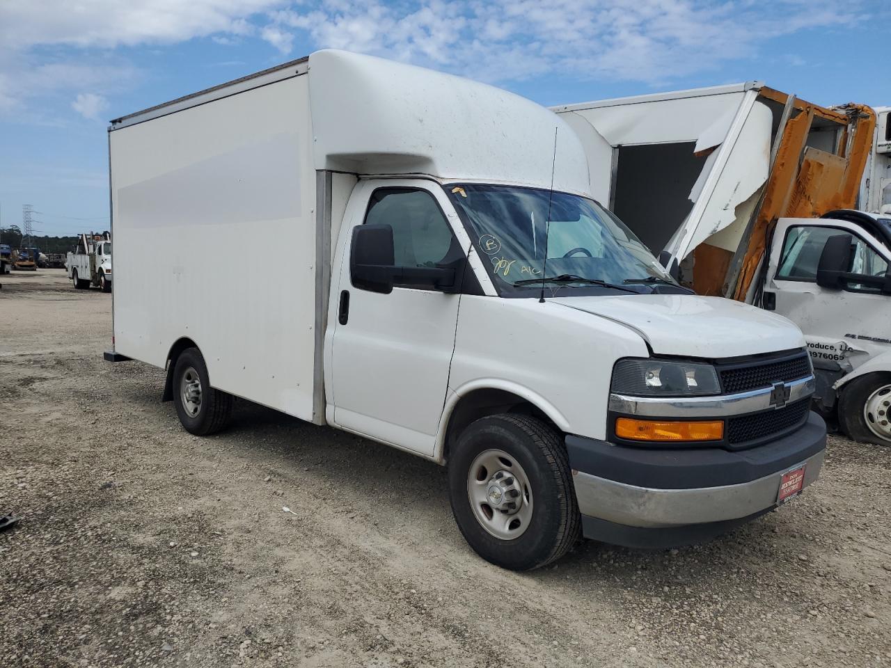 2022 Chevrolet Express G3 - Box Truck - Фото 7