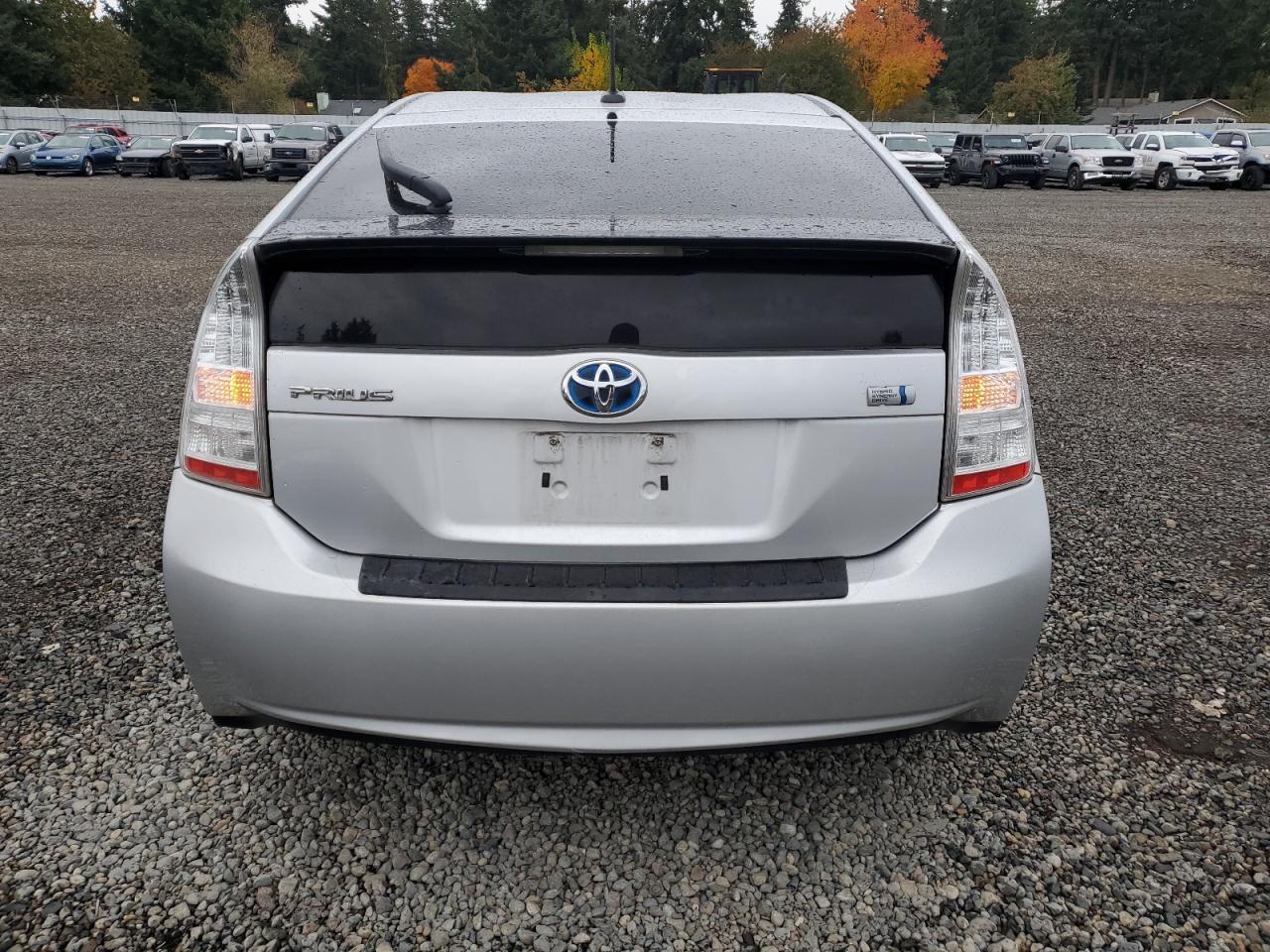 2011 Toyota Prius - Фото 6