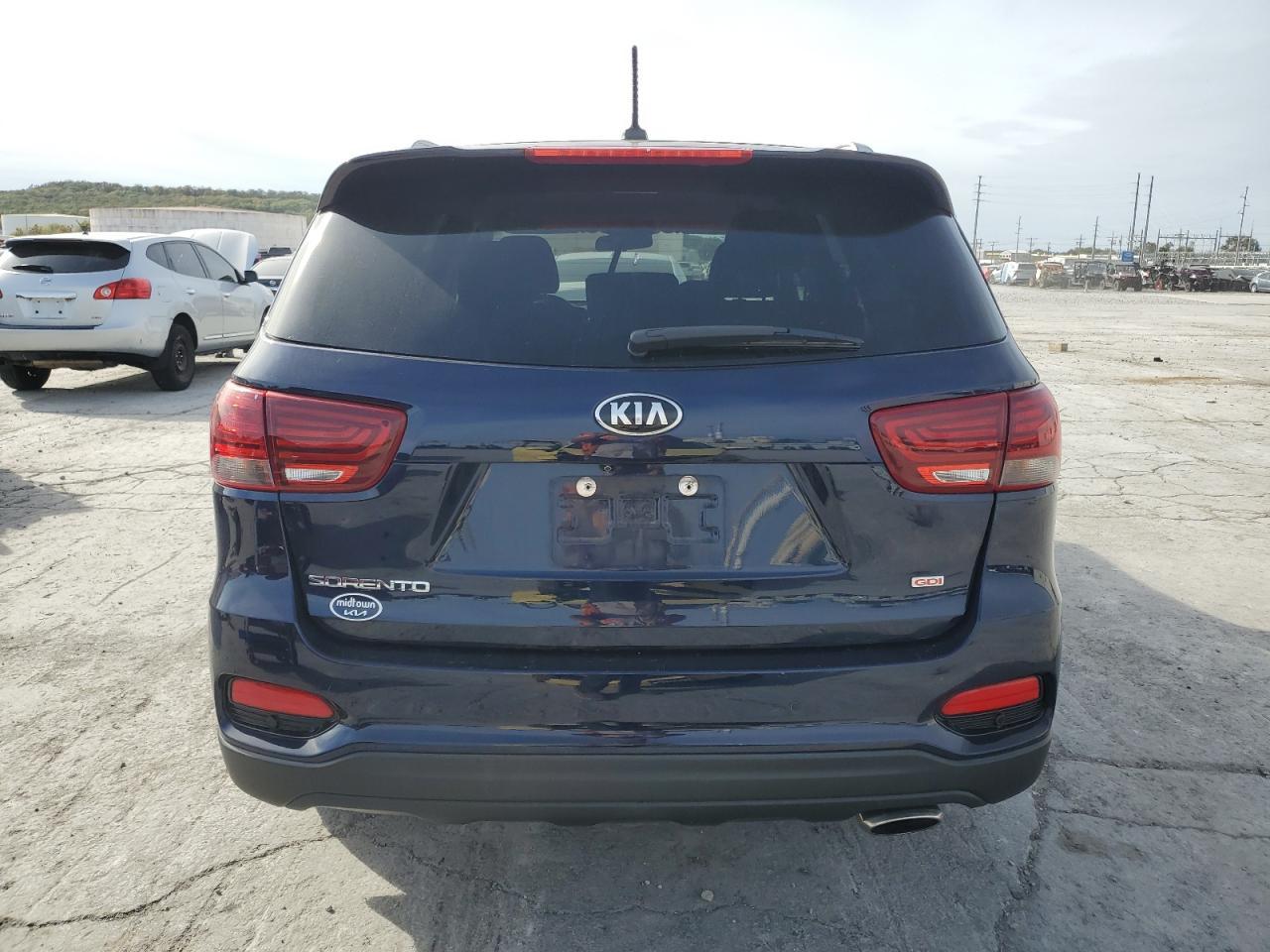 2020 Kia Sorento L - Image 6